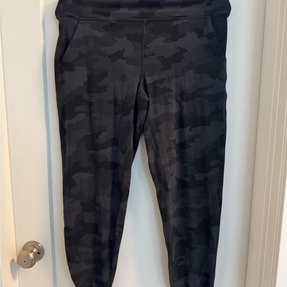 Lululemon women’s legging brand new never worn